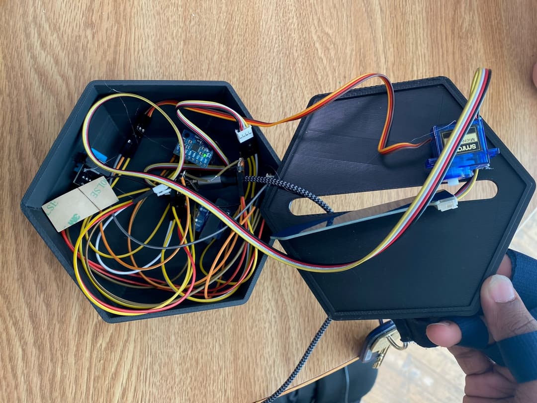 Integrated Circuit with Servo